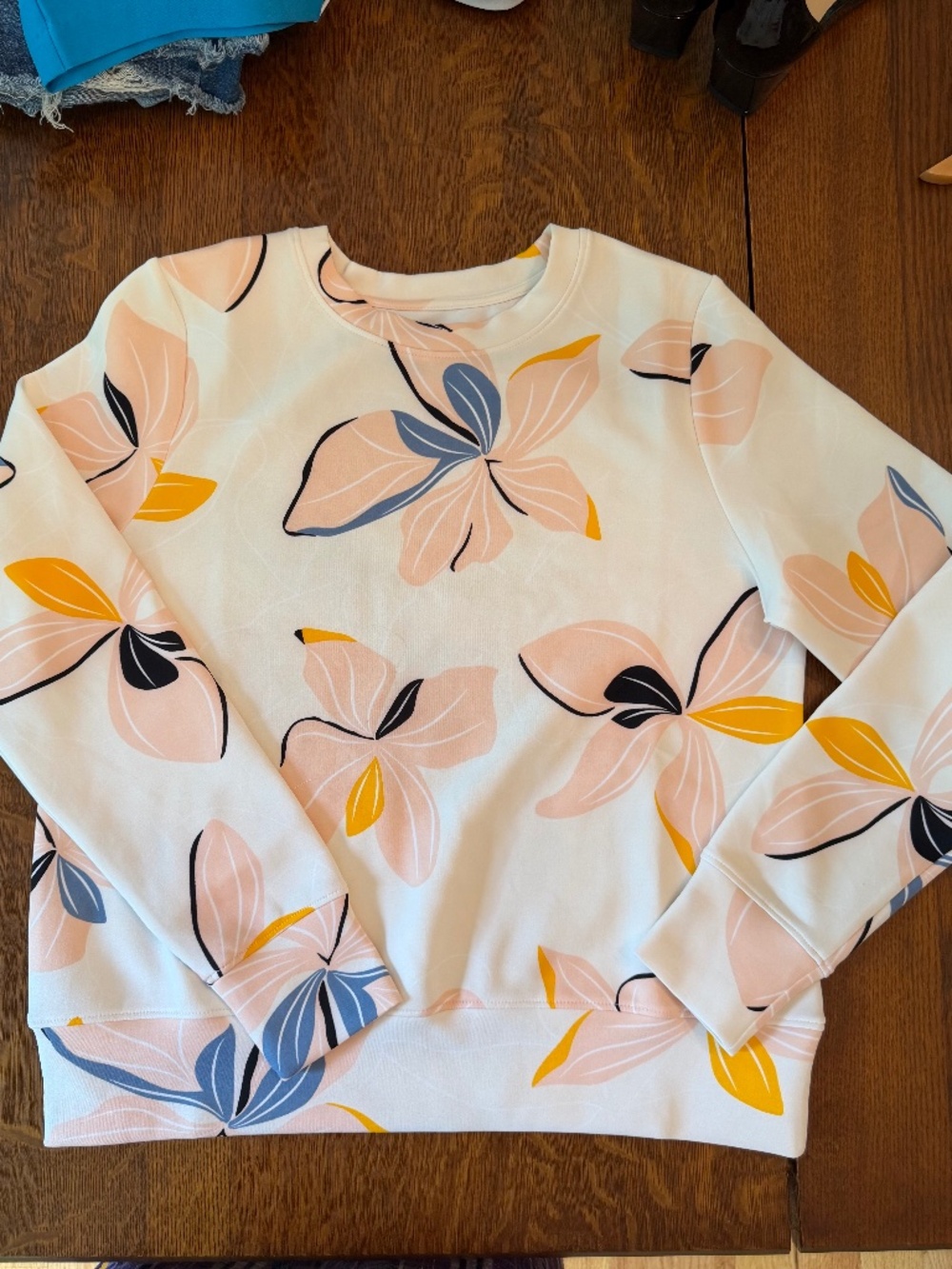 OTG Floral Scuba Knit Sweatshirt Top Medium White Pink Blue Yellow